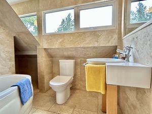 Family Bathroom- click for photo gallery